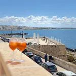 Abuela Teta - Sea Front